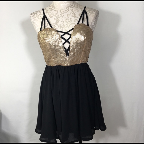 Dress - Picture 1 of 5